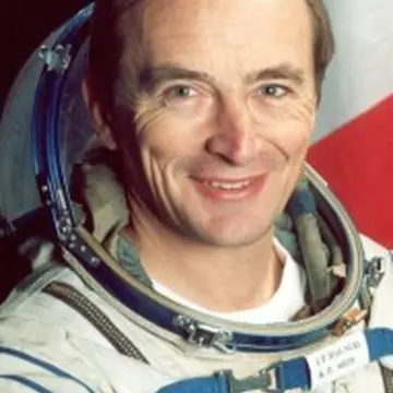 20 anos. Há 20 anos contactava a Estação Orbital MIR, pela segunda vez. Jean-Pierre Haignerè era o cosmonauta francês …