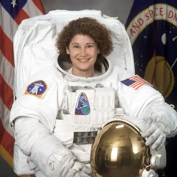 Remembering my 1st radio contact with Susan Helms. She served aboard the ISS as a member of the Expedition 2 crew …