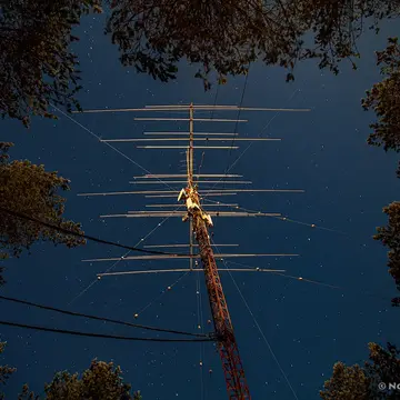 Do Hamdroids dream of radioelectric sheeps? Antenna @ RU1AB — em Roshchino, Leningradskaya Oblast', Russia.