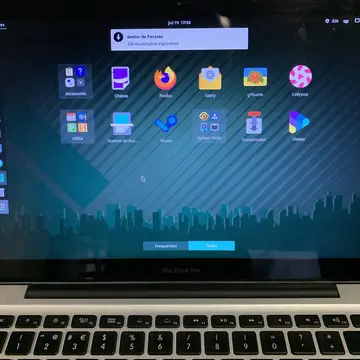 My old MacBook Pro is now powered by Manjaro #manjaro #linux