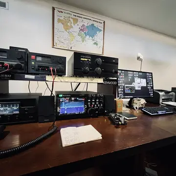 After 2 days of cleaning and messing around with stuff, my shack is getting a new look #hamradio #shack