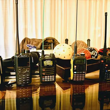 Listening to five different frequencies #hamradio