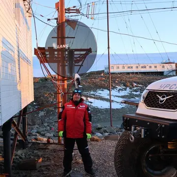 Thanks to Yuri, RI1ANY, for an amazing SSB QSO on #qo100 from Novolazarevskaya Base in #antarctica #amsat #hamradio …